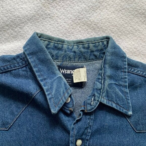 Vintage Wrangler pearl snap collared button front long sleeve denim jean shirt - Picture 8 of 9